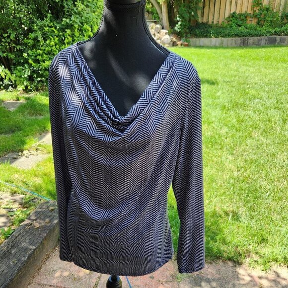 P272. Liz Claiborne Black&White Herringbone Longsleeved Top |L - Picture 1 of 3
